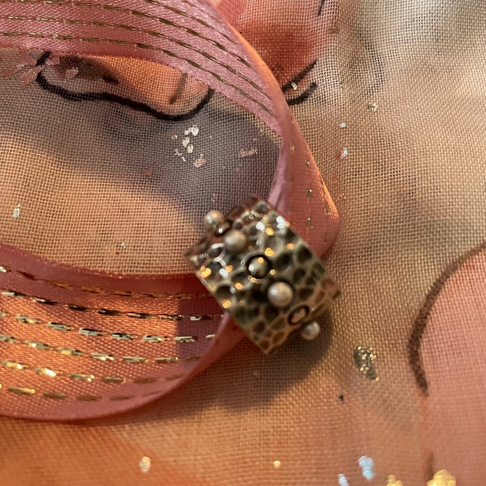 Unique Silver Pearl Style Ring